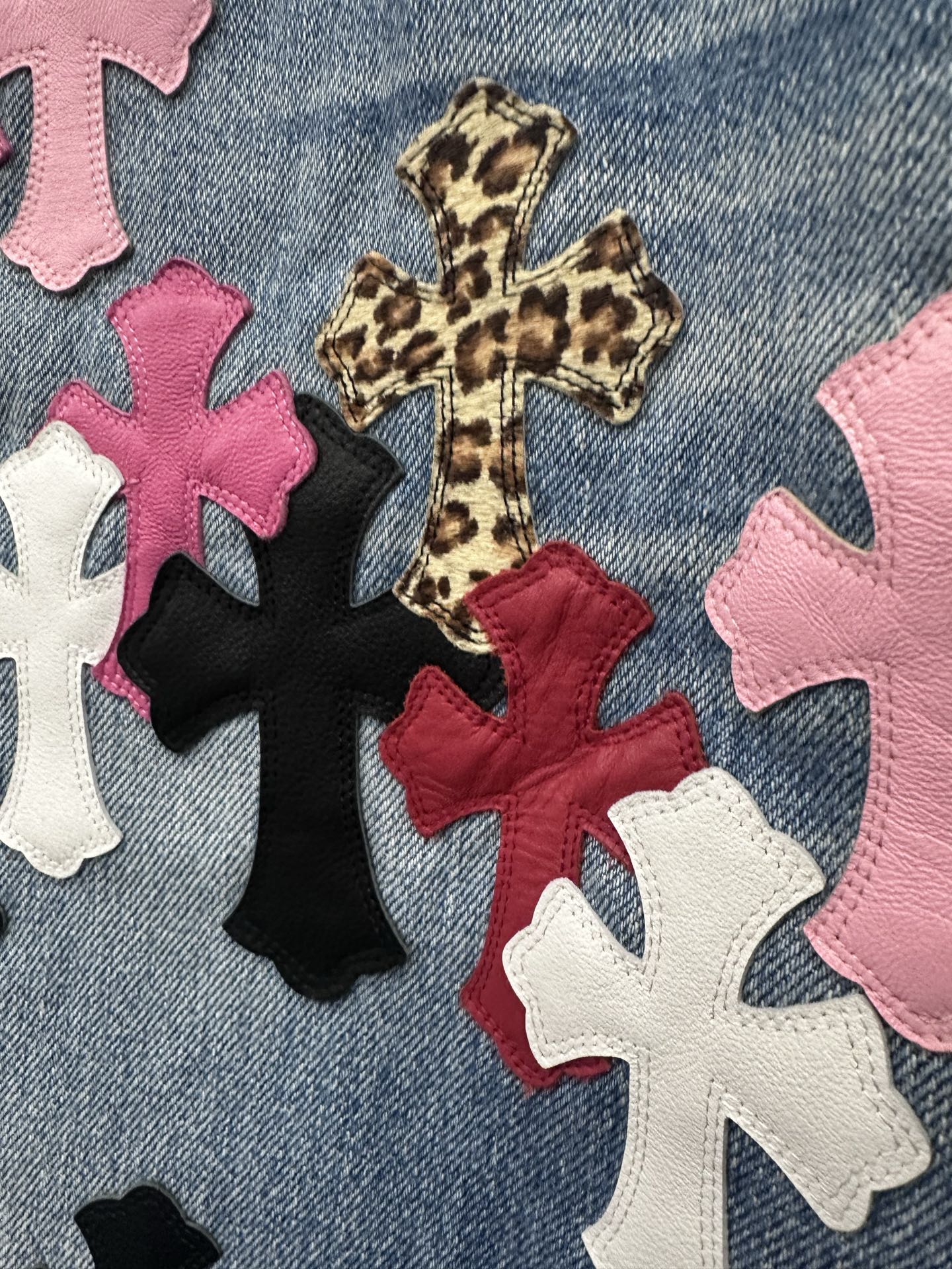 CHROME HEARTS LEOPARD PINK PATCH DENIM SIZE 32